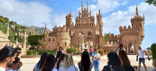 Benalmadena: Colomares Castle Tour with Entry Ticket