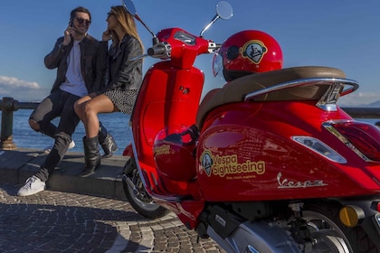 Tour privado en vespa por la costa de Amalfi con audioguía y conductor