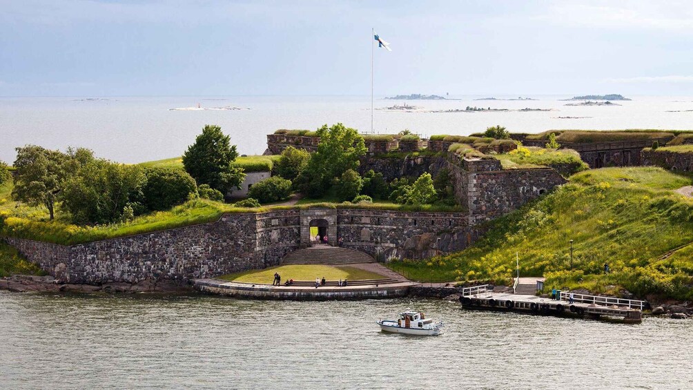 Picture 2 for Activity Suomenlinna: Private Tour with an Authorized Guide