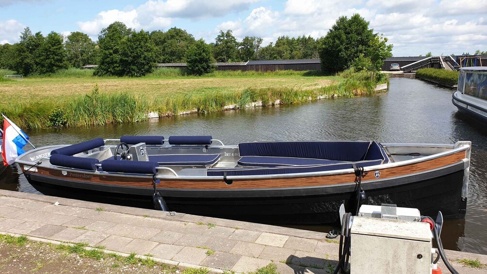 Picture 2 for Activity Boatrental 2 Hours 12 Person with Steeringwheel and cushions