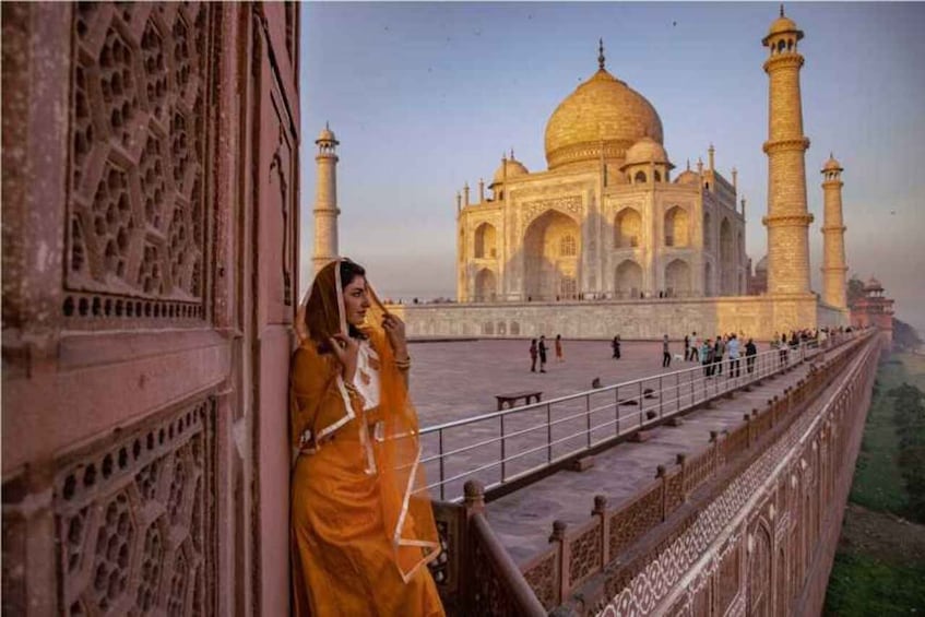 Picture 6 for Activity From Delhi: Taj Mahal Agra Day Trip with Guide & Transfer