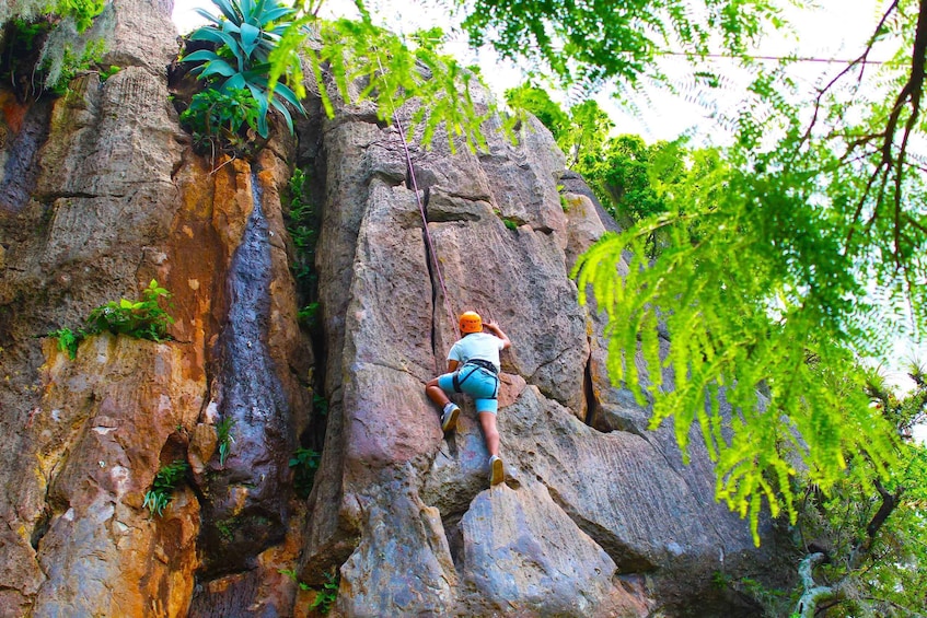 Picture 3 for Activity Valle de Bravo: Rappel over a viewpoint
