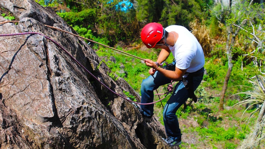 Picture 4 for Activity Valle de Bravo: Rappel over a viewpoint