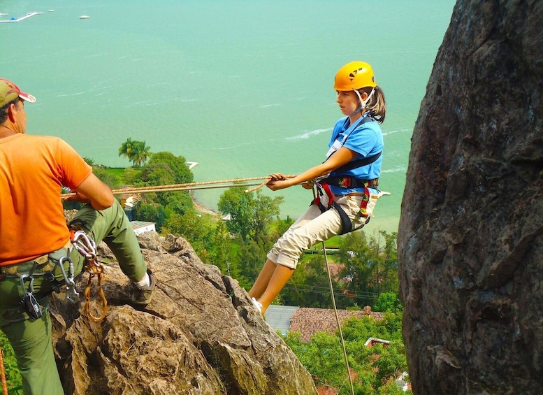 Picture 9 for Activity Valle de Bravo: Rappel over a viewpoint