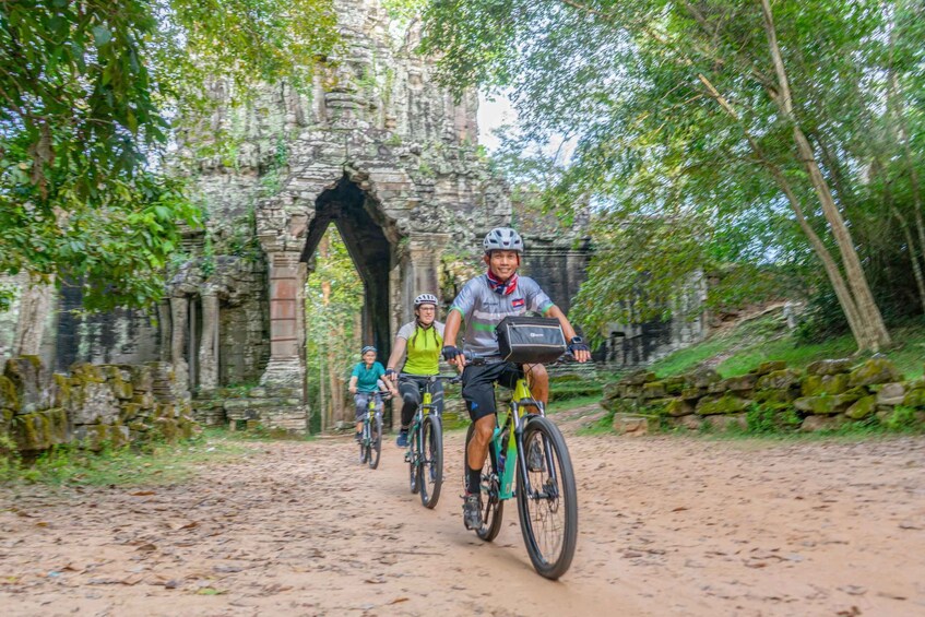 Picture 3 for Activity Siem Reap: Angkor Sunset Bike & Boat Tour w/ Drinks & Snacks