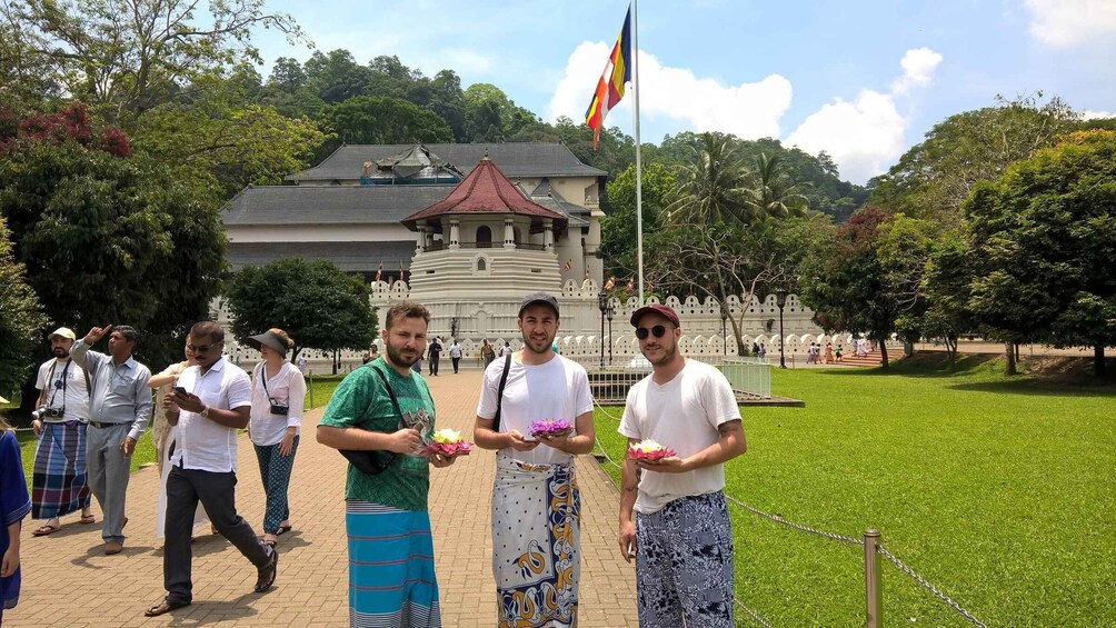 Discover Kandy's highlights in a day with Inpura Travels