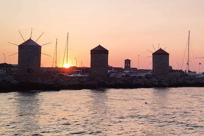 Crucero privado al atardecer por Rodas