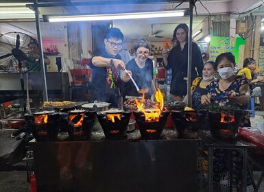 Ho Chi Minh City: Food Tour by Scooter with Eleven Tastings