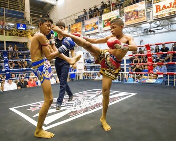 Emociones de la vida nocturna de Phuket: Bangla Road y Muay Thai Boxing