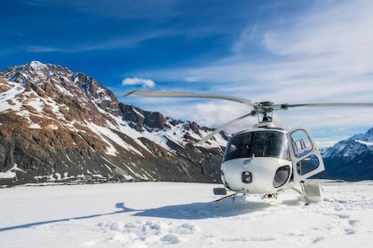 Everest Base Camp: Helicopter Tour with Multiple landings