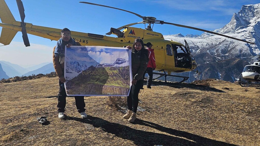 Picture 2 for Activity Everest Base Camp: Helicopter Tour with Multiple landings