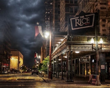 Houston: Ghosts and Hauntings Walking Tour
