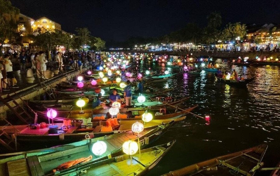 Picture 3 for Activity Hoi An: Hoai River Boat Trip by Night and Floating Lantern