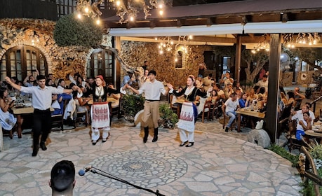 Chania: Cretan Folklore Dance Show with Dinner and Pickup
