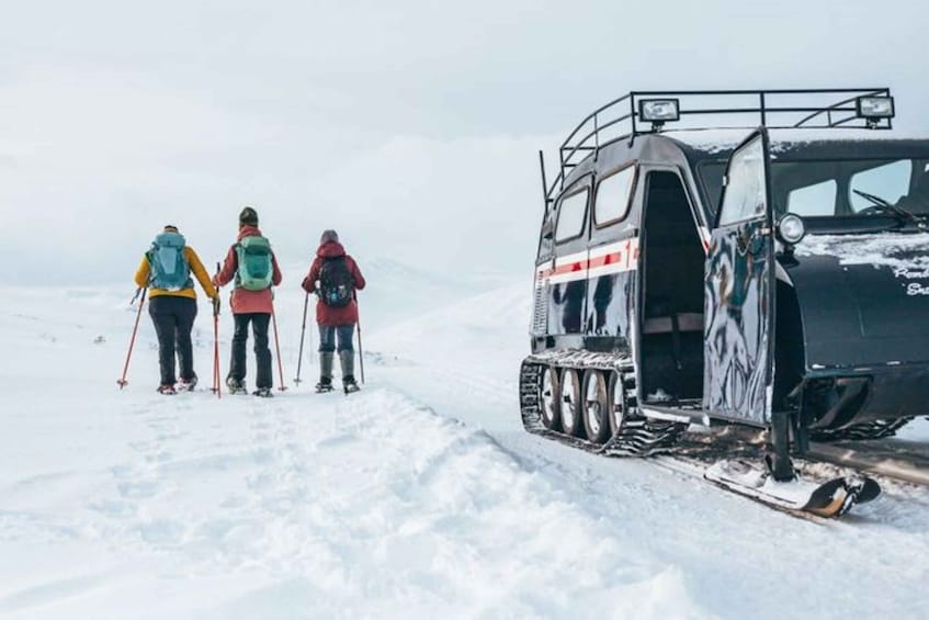 Jotunheimen: Snowcoach Tour With Lunch