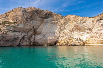 Cagliari Boat Tour to the Natural Pools, Snorkeling and Wine