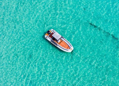 Cagliari Boat Tour to the Natural Pools, Snorkeling and Wine