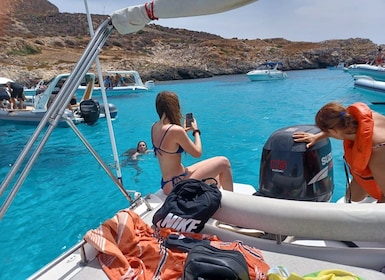 Favignana and Levanzo: Island tour by rib boat from Trapani
