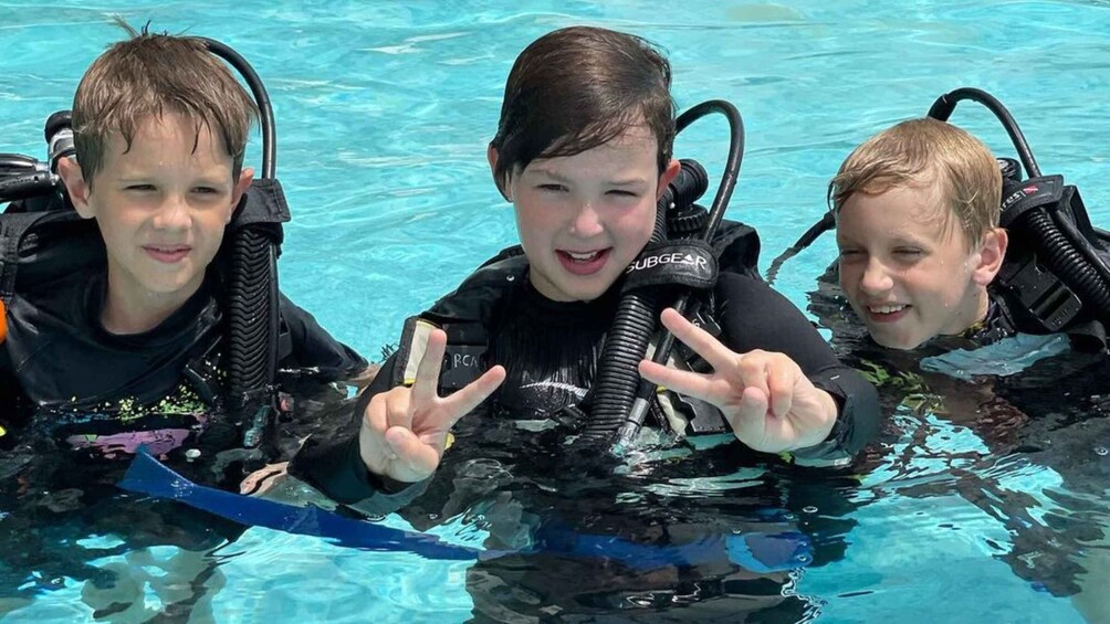 Dubai: Introductory Diving Course for Kids 8-10 Years Old