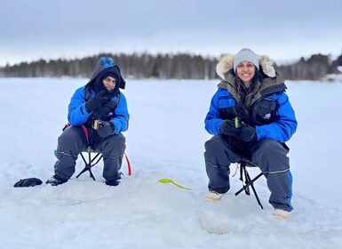 Rovaniemi: Jääkalastus pienryhmäretki & grillijuhlat
