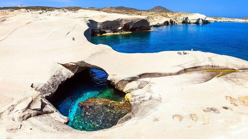 Desde Sifnos: recorrido en lancha rápida por Kimolos y el norte de Milos