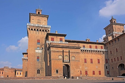 Ferrara: recorrido privado a pie con guía local