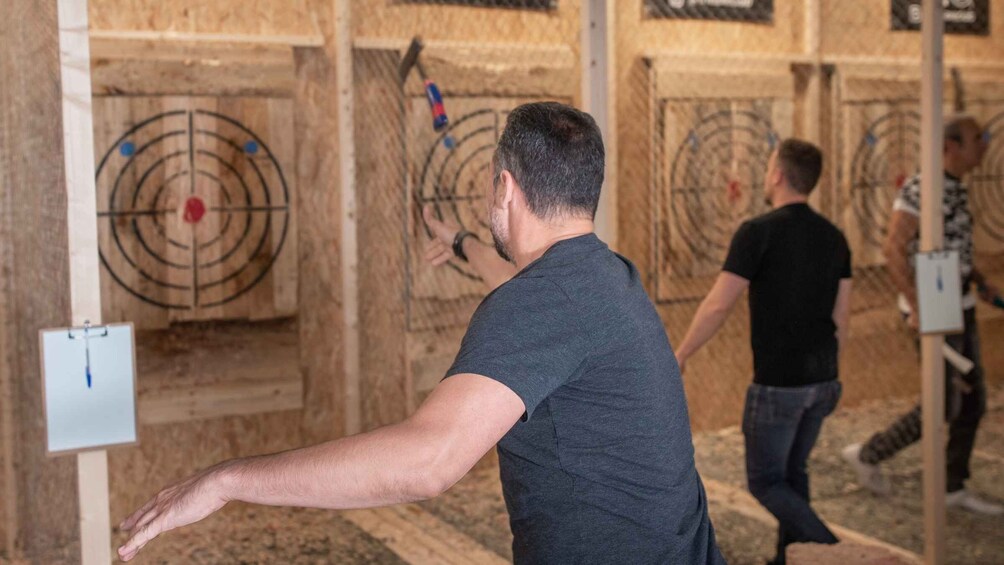 Barcelona: Axe Throwing Viking Experience with Beer