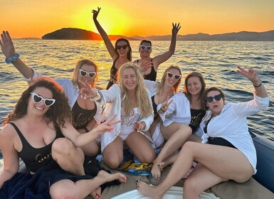 Split: Sunset Boat Tour with Snorkelling Gear