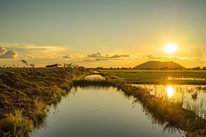 Picture 5 for Activity Siem Reap: Countryside Sunset Jeep Tour with Drinks