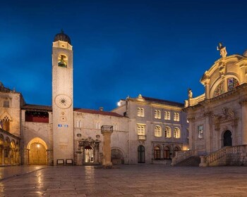 Tour privado: paseo nocturno por el casco antiguo