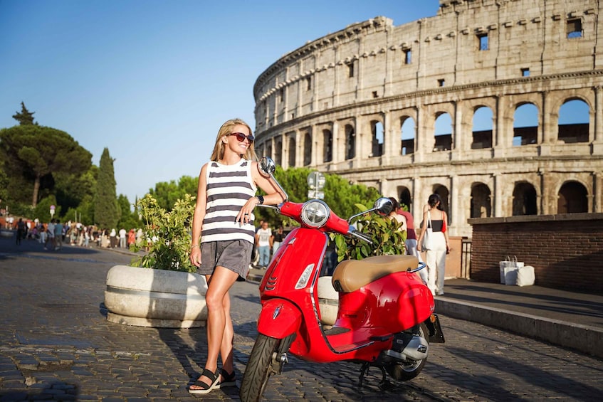 Picture 10 for Activity Explore city on Vespa with Professional Photographer