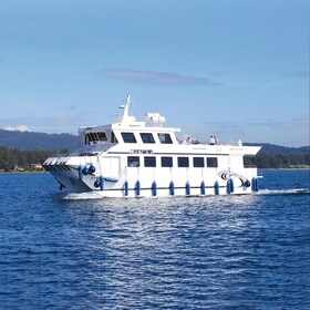 O Grove: Boat Tour at the Arousa estuary with mussel tasting