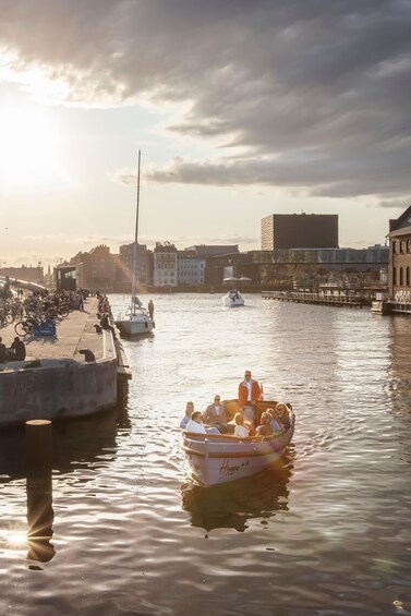 Copenhagen: Guided Canal Tour by Electric Boat