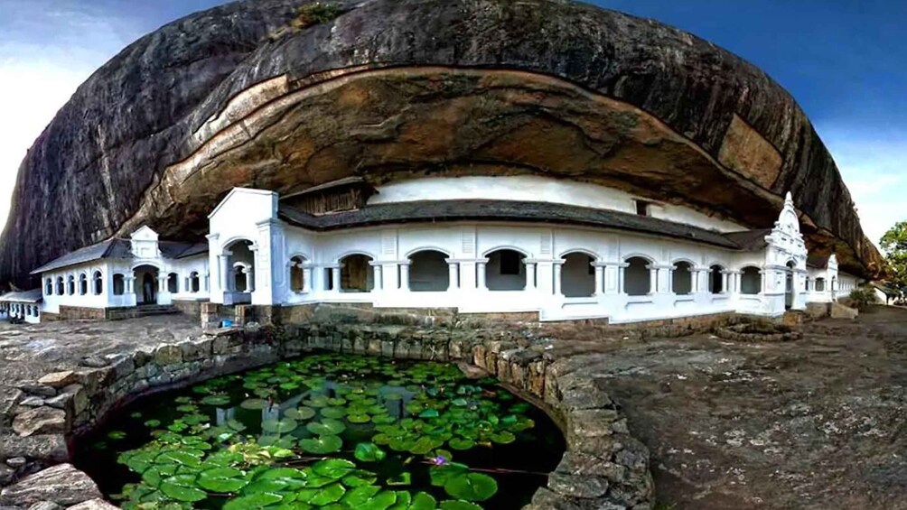 Dambulla TukTuk Cave Temple Tour 2hr Budget Tour