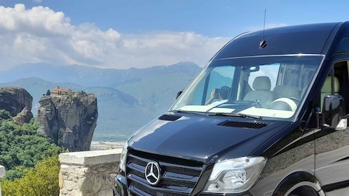 From Athens: Delpi and Meteora Private 2-day Historic Tour