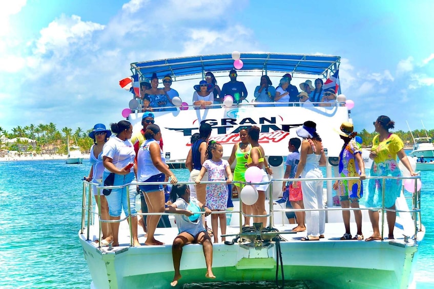 Punta Cana: Party Boat with Open Bar and Snorkeling