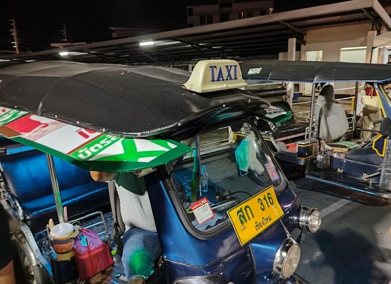 Picture 12 for Activity Chiang Mai: Tuk-Tuk Evening Tour with Temples & Street Foods