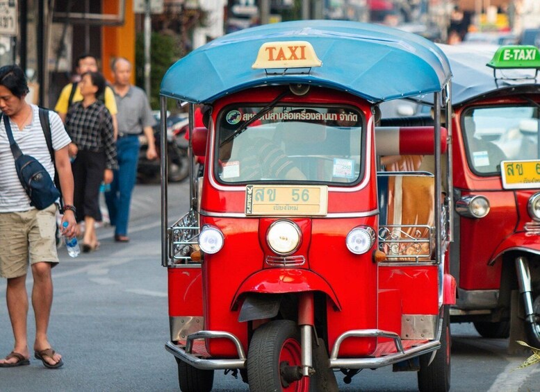 Picture 15 for Activity Chiang Mai: Tuk-Tuk Evening Tour with Temples & Street Foods