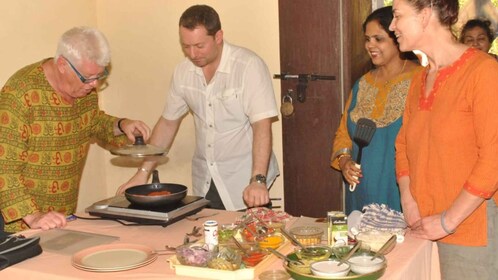 Experience Cooking Classes with Mumbai Sightseeing Tours