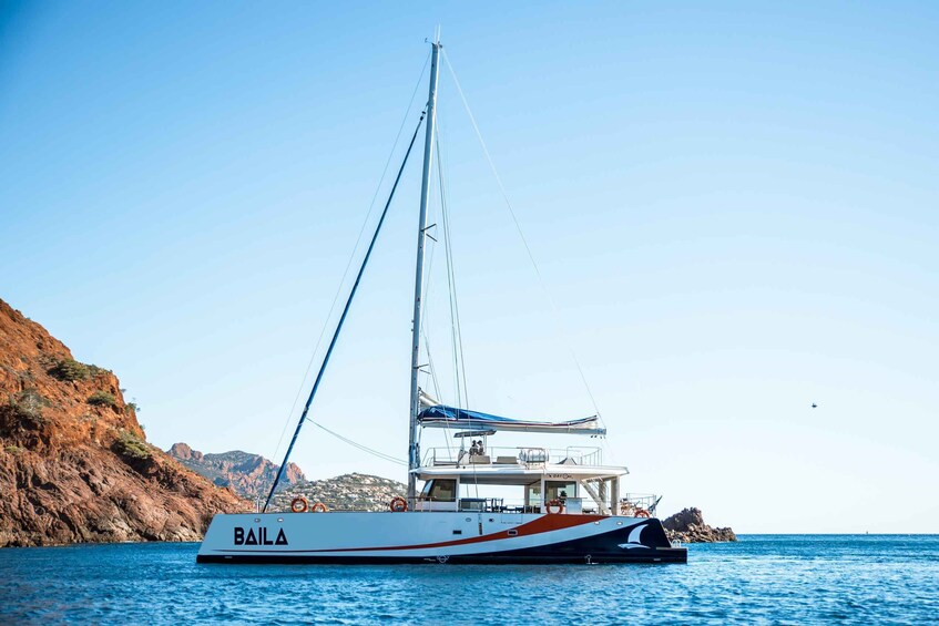 Picture 2 for Activity Guided Cruise: beautiful sites of Saint Raphael's Coastline