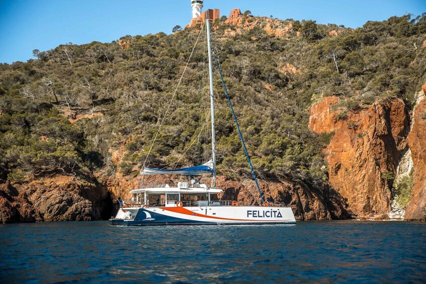 Picture 6 for Activity Guided Cruise: beautiful sites of Saint Raphael's Coastline