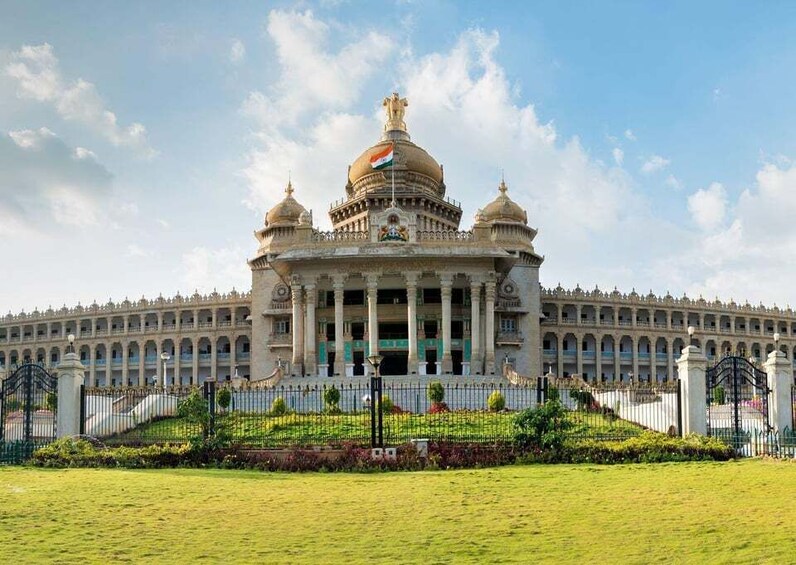 Bangalore Walking Tour (2 Hours Guided Walking Tour)