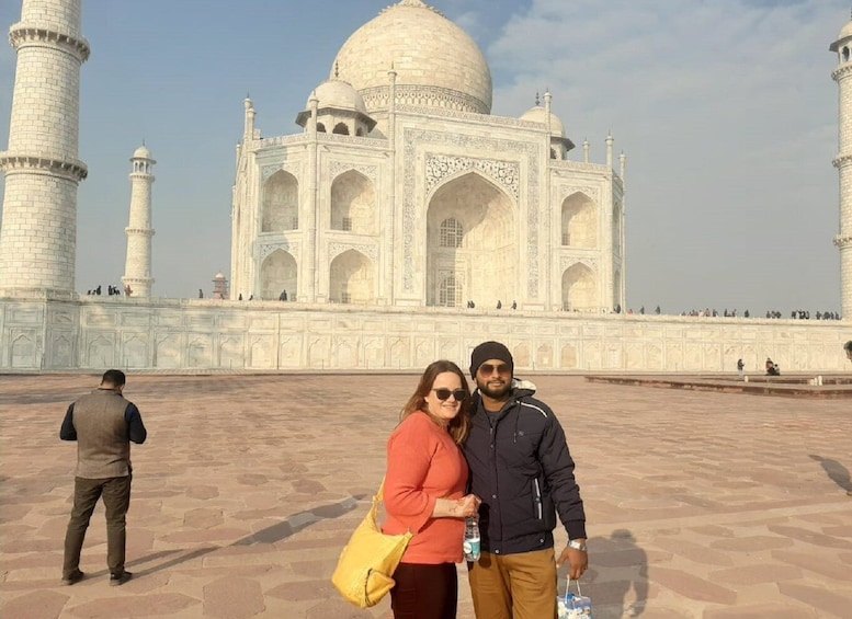 Agra Day Visit: Private Car Tour from Delhi with Guide