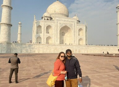 Agra Day Visit: Private Car Tour from Delhi with Guide