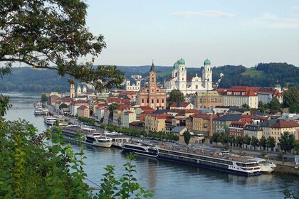 Passau: Private Christmas Market Tour