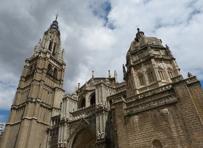 Picture 1 for Activity Toledo: Guided Walking Tour with Cathedral Ticket and Tour