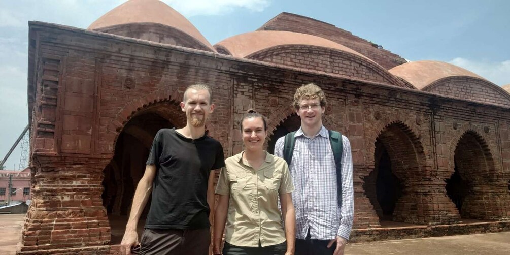 Picture 1 for Activity Kolkata: Bishnupur Terracotta Temples Day Trip with Weavers