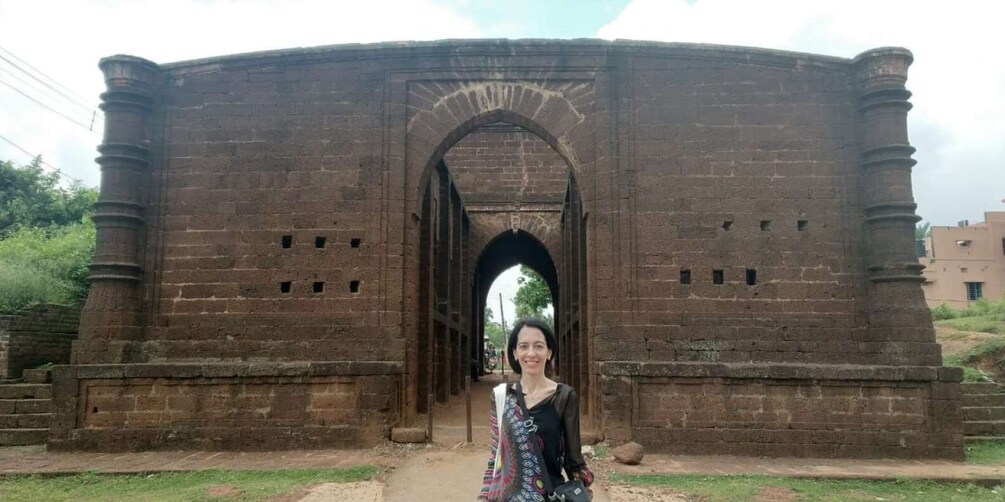Picture 7 for Activity Kolkata: Bishnupur Terracotta Temples Day Trip with Weavers