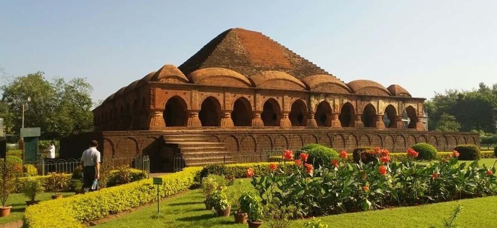 Picture 2 for Activity Kolkata: Bishnupur Terracotta Temples Day Trip with Weavers