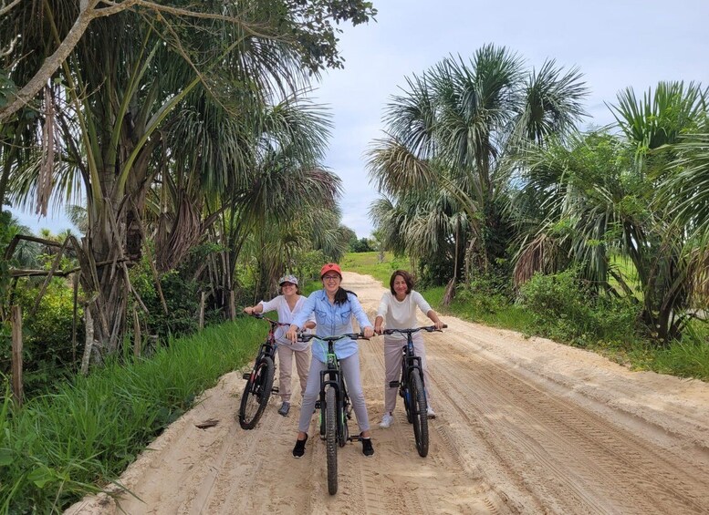 Picture 2 for Activity Biking in Peruvian rainforest with Lagoon visit